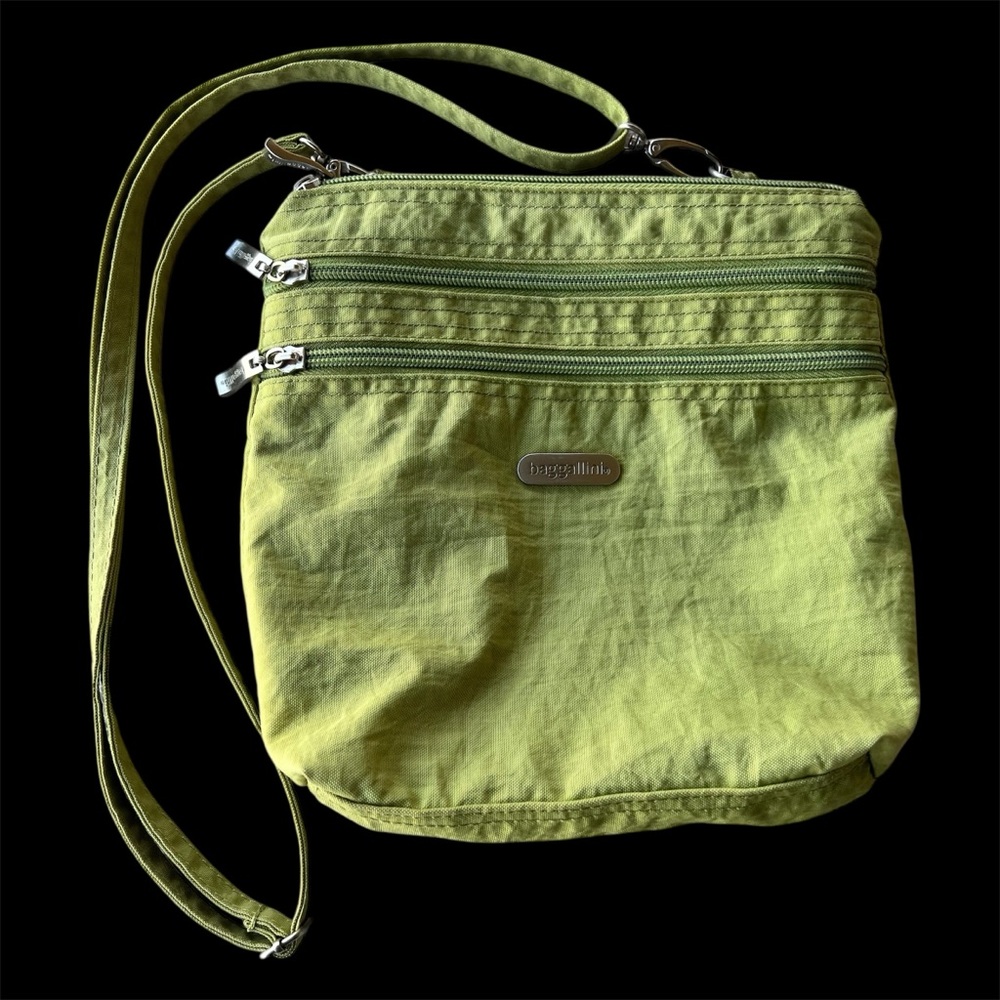Baggallini Green Crossbody Bag with Adjustable Strap and Durable Design